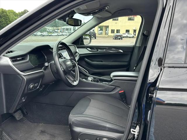 2022 Jeep Grand Cherokee Laredo 4x4
