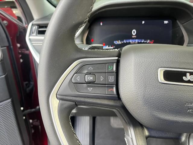 2023 Jeep Grand Cherokee Laredo 4x4