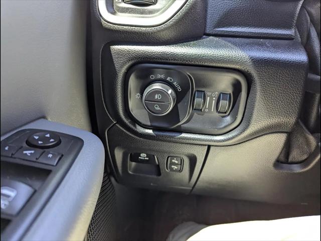 2019 Ram 1500 Big Horn/Lone Star Crew Cab 4x4 5'7" Box