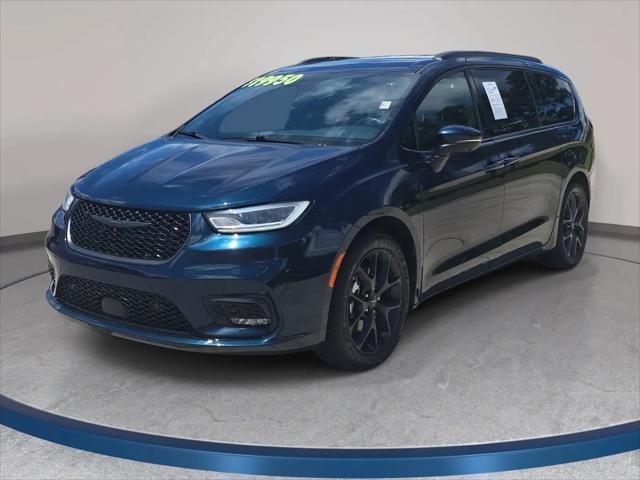 2023 Chrysler Pacifica Touring L for sale in Aberdeen, NC