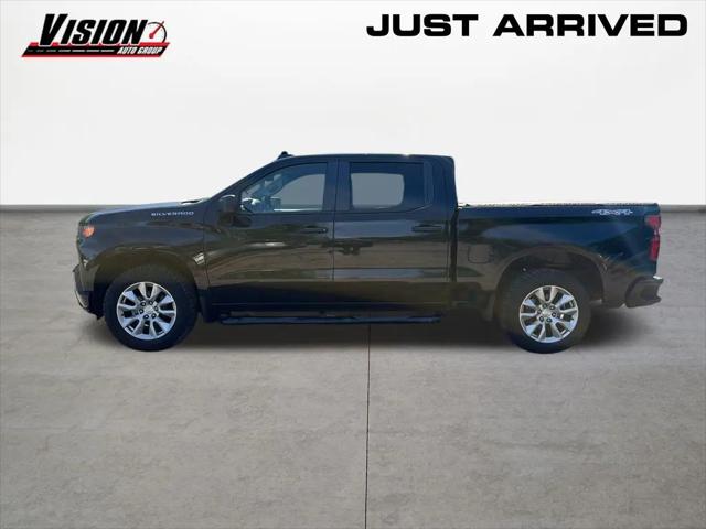 2022 Chevrolet Silverado 1500 4WD Crew Cab Short Bed Custom