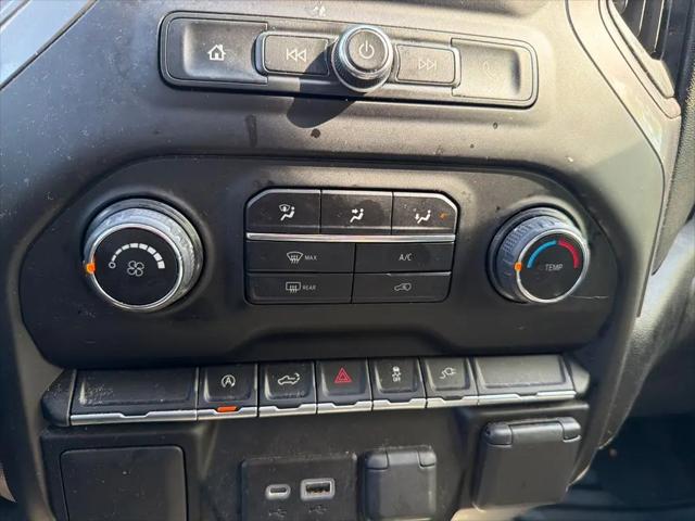 2022 Chevrolet Silverado 1500 4WD Crew Cab Short Bed Custom