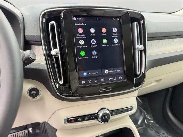 2023 Volvo XC40 B5 Ultimate Dark Theme