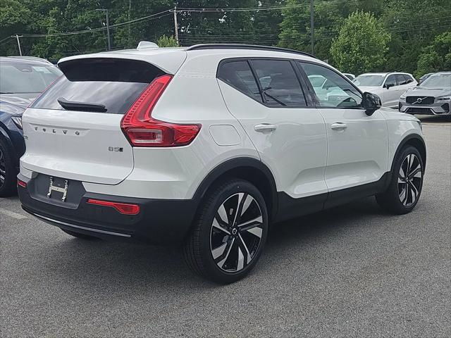2026 Volvo XC40 Plus, B5 AWD Gas (mild hybrid), Dark