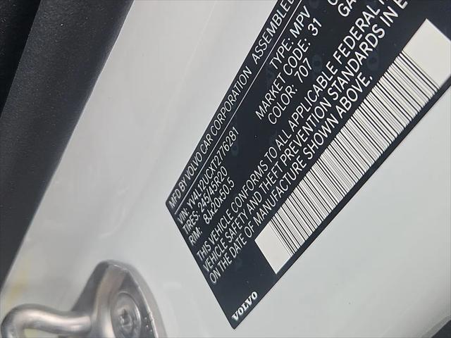 2026 Volvo XC40 Plus, B5 AWD Gas (mild hybrid), Dark