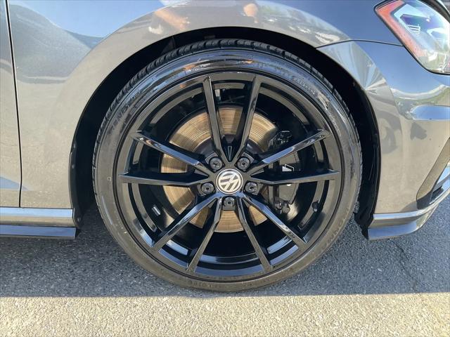 2019 Volkswagen Golf R 2.0T w/DCC & Navigation