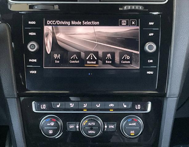 2019 Volkswagen Golf R 2.0T w/DCC & Navigation
