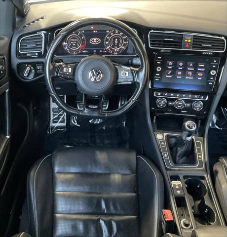 2019 Volkswagen Golf R 2.0T w/DCC & Navigation
