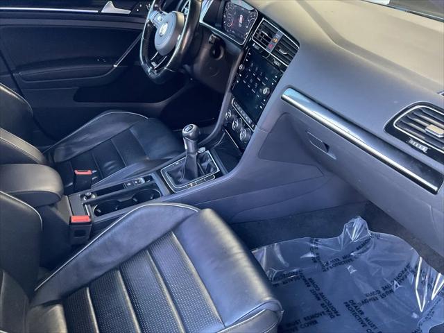 2019 Volkswagen Golf R 2.0T w/DCC & Navigation