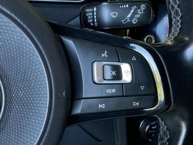 2019 Volkswagen Golf R 2.0T w/DCC & Navigation