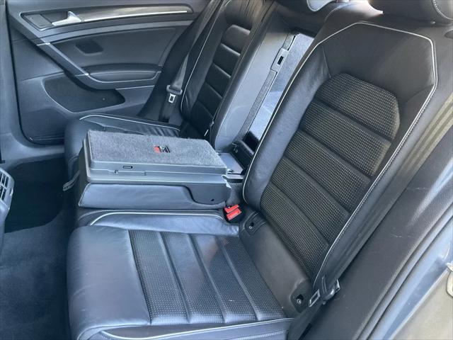2019 Volkswagen Golf R 2.0T w/DCC & Navigation