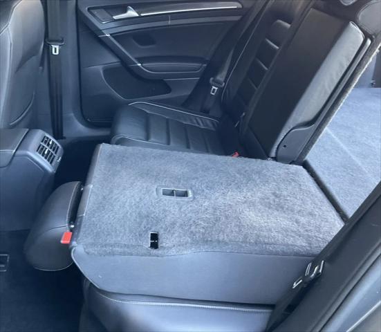 2019 Volkswagen Golf R 2.0T w/DCC & Navigation