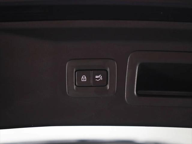 2024 Mazda X-90 Premium Plus