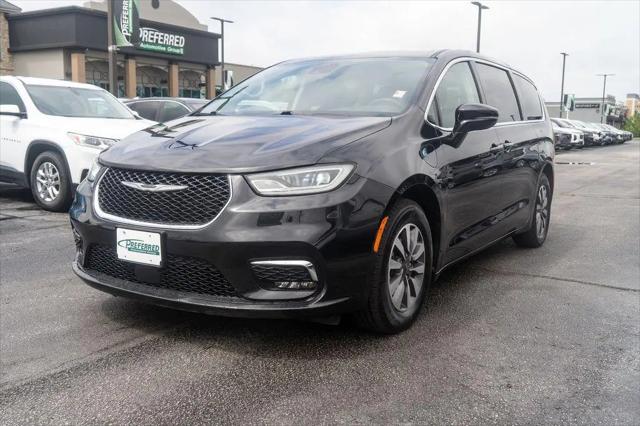 2022 Chrysler Pacifica Hybrid Touring L for sale in Fort Wayne, IN