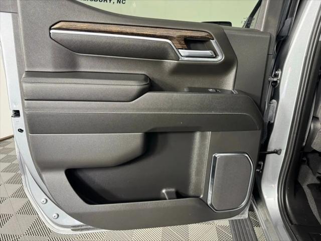 2024 GMC Sierra 1500 4WD Crew Cab Short Box Elevation with 3SB