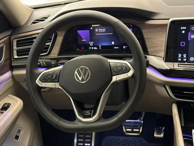 2025 Volkswagen Atlas 2.0T SEL Premium R-Line