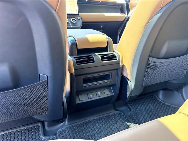 2026 Land Rover Defender P400 X-Dynamic SE