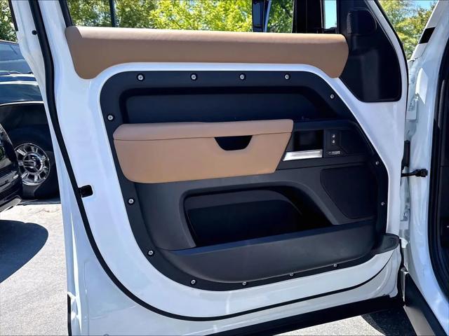 2026 Land Rover Defender P400 X-Dynamic SE