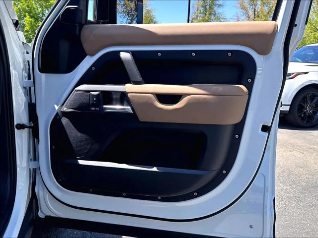 2026 Land Rover Defender P400 X-Dynamic SE