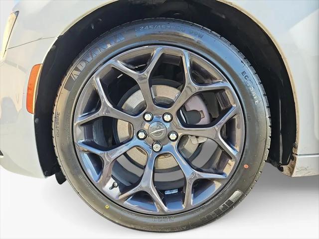 2019 Chrysler 300 Touring