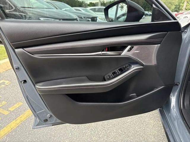 2022 Mazda Mazda3 Carbon Edition