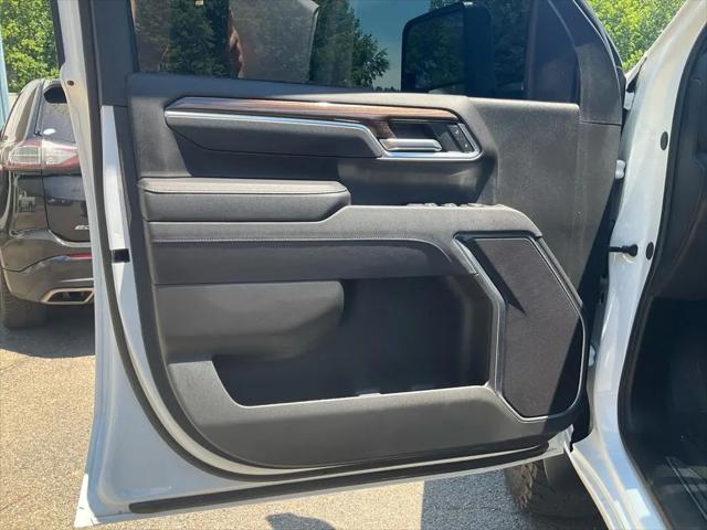 2025 Chevrolet Silverado 2500HD 4WD Crew Cab Standard Bed LT