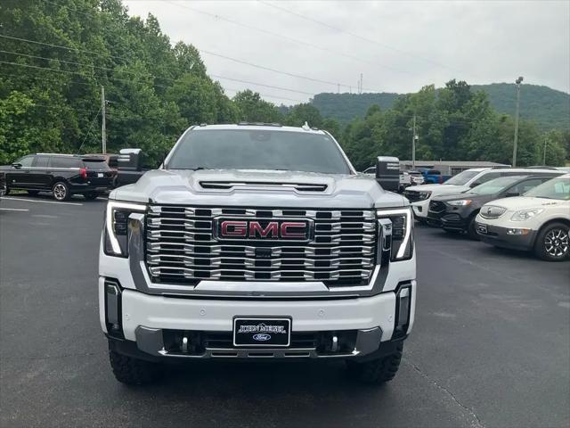 2024 GMC Sierra 2500HD 4WD Crew Cab Standard Bed Denali
