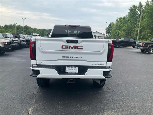 2024 GMC Sierra 2500HD 4WD Crew Cab Standard Bed Denali