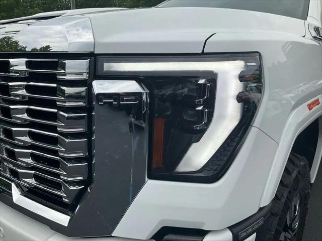 2024 GMC Sierra 2500HD 4WD Crew Cab Standard Bed Denali