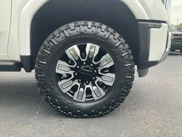 2024 GMC Sierra 2500HD 4WD Crew Cab Standard Bed Denali