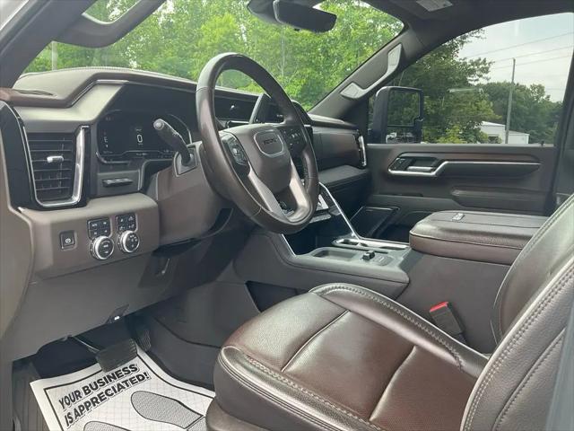 2024 GMC Sierra 2500HD 4WD Crew Cab Standard Bed Denali