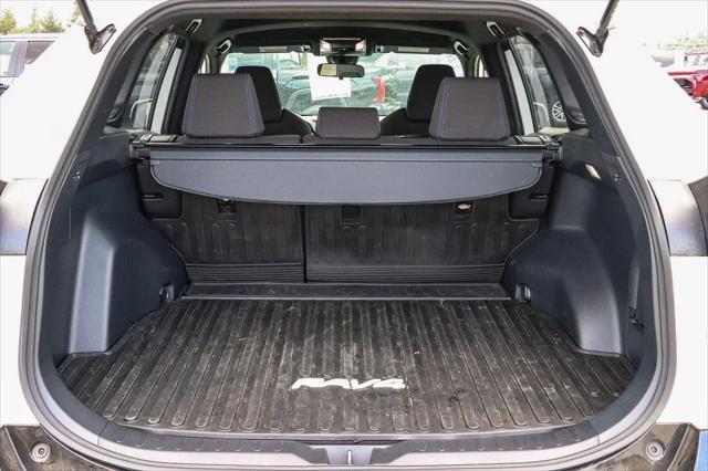 2024 Toyota RAV4 Hybrid SE