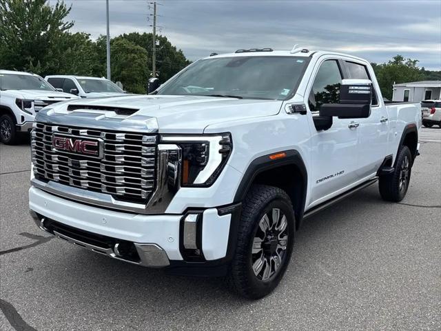 2025 GMC Sierra 2500HD 4WD Crew Cab Standard Bed Denali