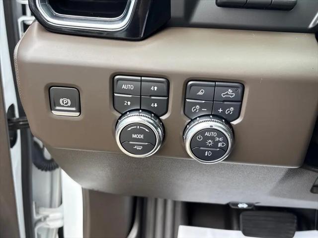 2025 GMC Sierra 2500HD 4WD Crew Cab Standard Bed Denali