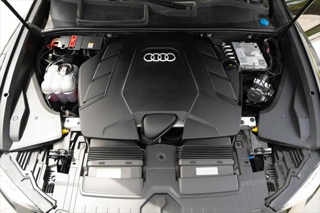 2023 Audi Q8 Premium Plus 55 TFSI quattro Tiptronic
