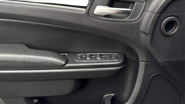 2015 Chrysler 300 Limited