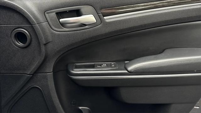 2015 Chrysler 300 Limited