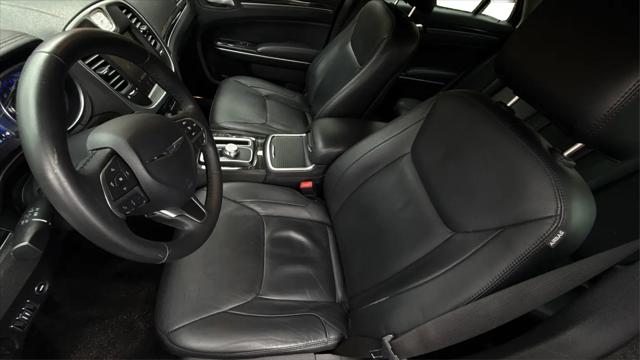 2015 Chrysler 300 Limited