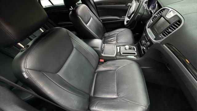 2015 Chrysler 300 Limited