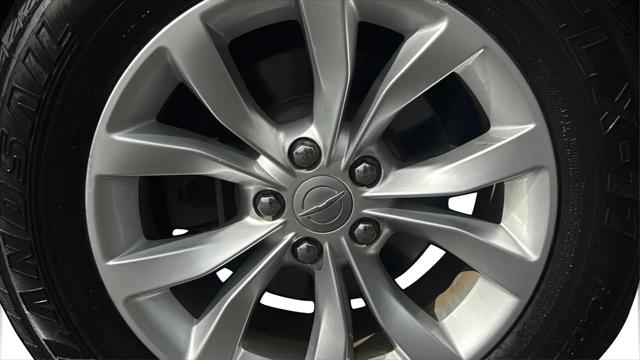 2015 Chrysler 300 Limited