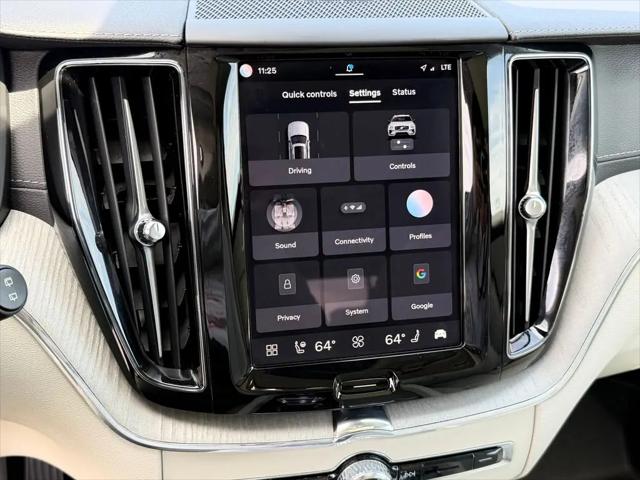 2024 Volvo XC60 Recharge T8 Ultimate Dark Theme
