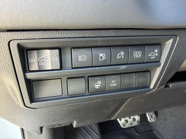 2026 Toyota Tundra Platinum Hybrid CrewMax 5.5' Bed