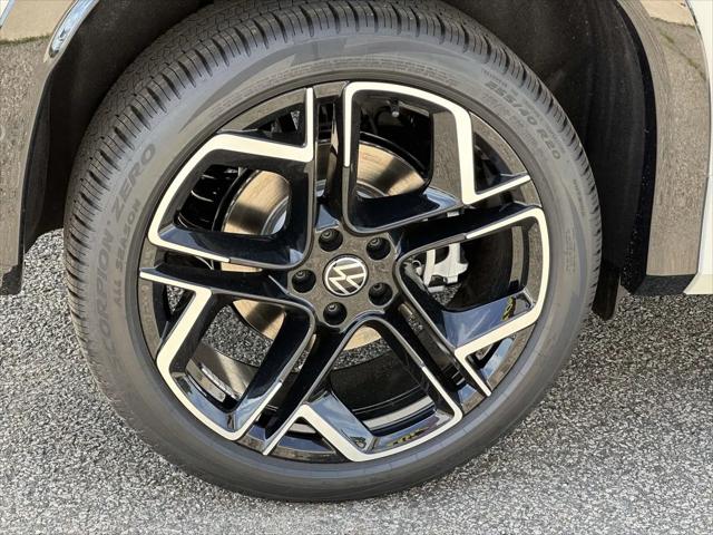 2026 Volkswagen Tiguan SEL R-Line Turbo