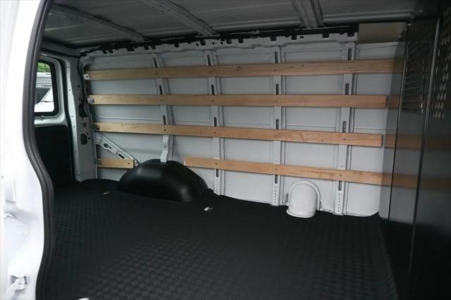 2025 Chevrolet Express Cargo Van RWD 2500 Regular Wheelbase WT