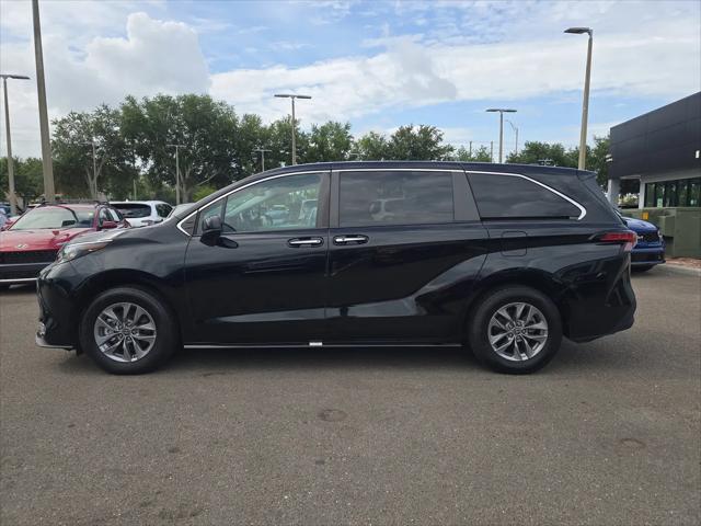 2022 Toyota Sienna XLE