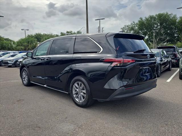 2022 Toyota Sienna XLE