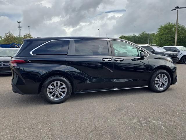 2022 Toyota Sienna XLE