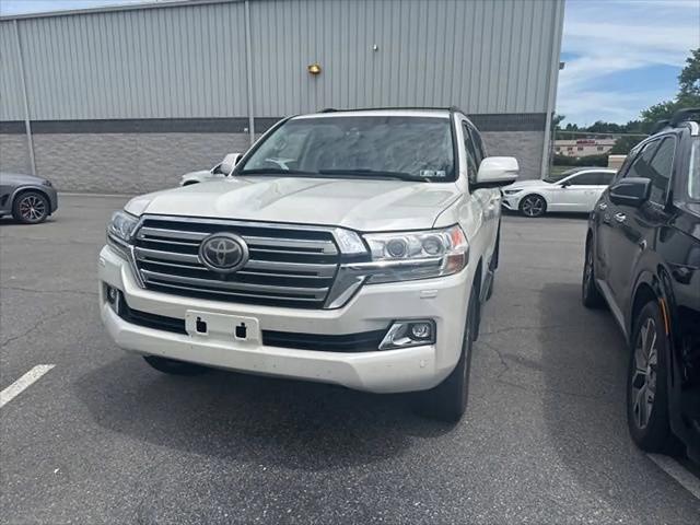 2016 Toyota Land Cruiser V8