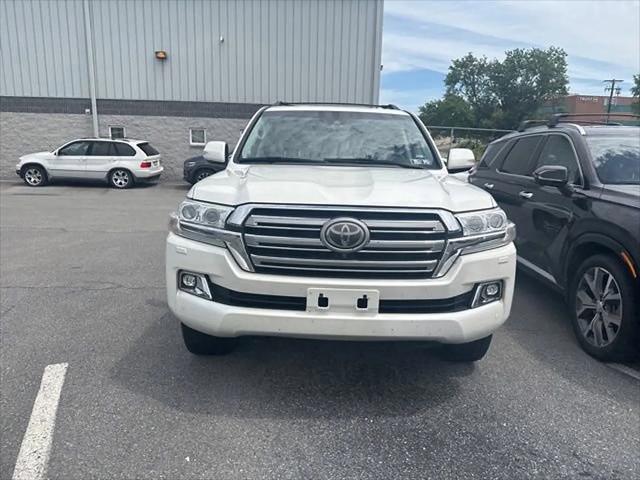 2016 Toyota Land Cruiser V8