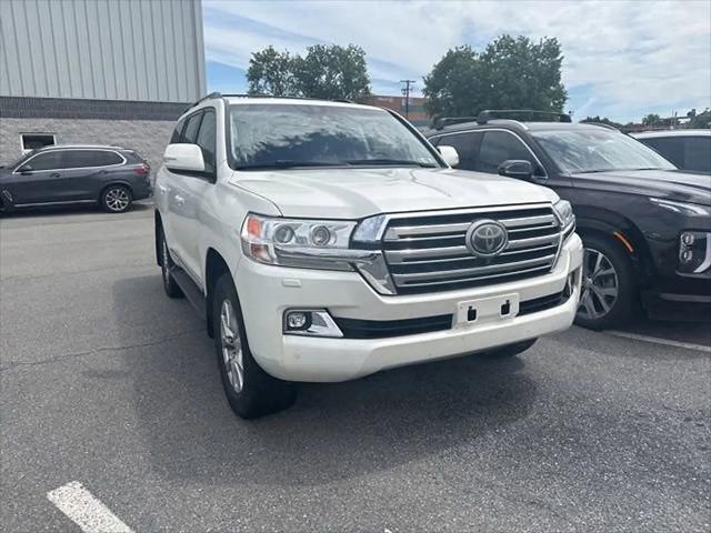 2016 Toyota Land Cruiser V8